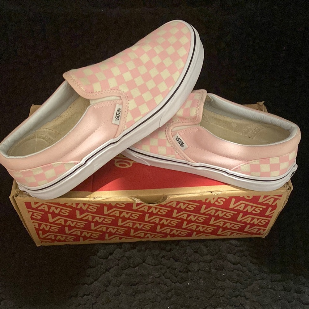 Pink checkerboard slip-on